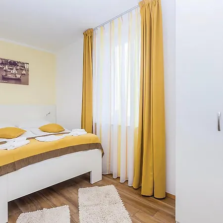 Amazing In With Swimming Pool *