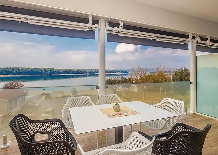 Apartment Amazing In With Swimming Pool *