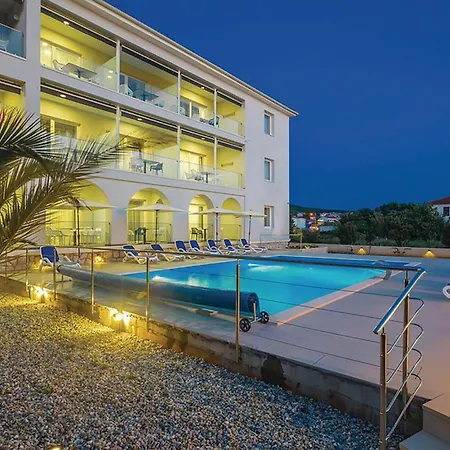 Nice Apartment In Punat With House Sea View 公寓 *