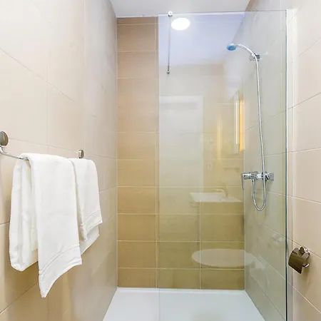 Nice Apartment In Punat With House Sea View 公寓 *