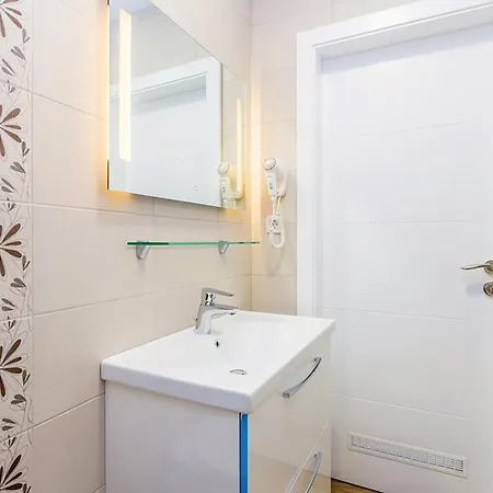 公寓 Nice Apartment In Punat With House Sea View *