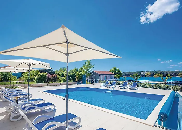 Апартаменты Amazing In With Swimming Pool